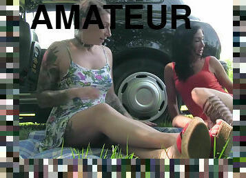 al-aire-libre, fiesta, coño-pussy, amateur, lesbiana, con-los-dedos, coche, cachonda, fantasía, morena