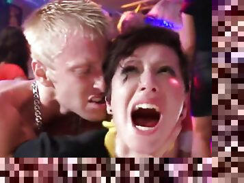 Party amateur porn pussyfucked after deep throat