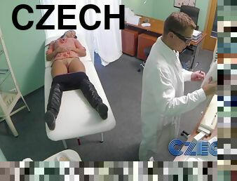 podvádzanie, žena, amatérske, fajka, doktor, hardcore, kamera, pár, pov, orál