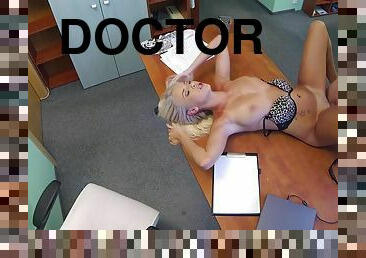 muca, doktor, porno-zvezda, bolnišnica, miza