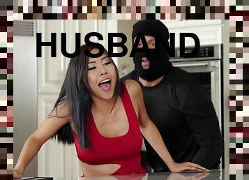 Masked thief fucked Honey Moon secretly from her husband
