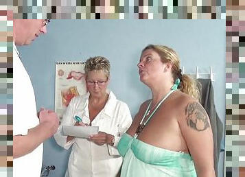 chubby MILF medical exam Wenn der Frauenarzt die Mutti fickt bei der Kontrolle