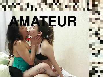 Amateur lesbian pussy licking