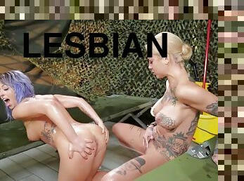 Zoey Monroe and Bonnie Rotten are two squirting lesbians