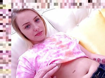 Cute Teenager With Freckles Blowing Big Knob In Studio - Amateur Porn