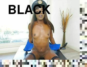 Black slut Ana Foxx shows real twerking white boy