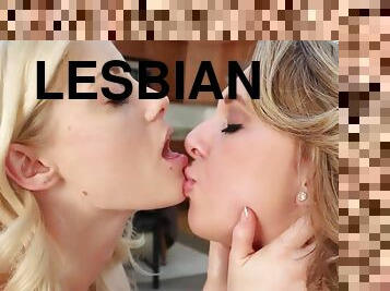 великі-цицьки, лесбіянка-lesbian, поцілунки, блондинка, красуня