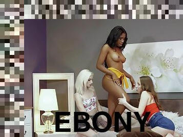 negra-ebony, interracial, lesbiana, adolescente, juguete, sexo-en-grupo, trío