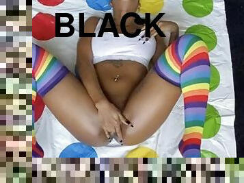 Black ebony slut cums on twister