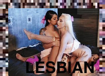 ציצי-גדול, כוס-pussy, בין-גזעי, לסבית-lesbian, לטינית, שלישיה, בלונדיני, טבעי, דרך-הפה, חזה-גדול