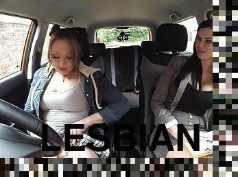 masturbaatio, ulkotiloissa, pillu-pussy, amatööri, typykät, lesbo-lesbian, teini, auto, nuori-18, eurooppalainen