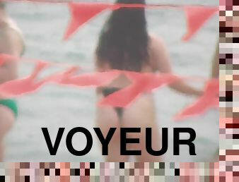 Big-bottomed babes on the beach voyeur video