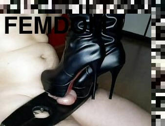 bdsm, esclave, boules, domination, bottes, femme-dominatrice, bite, jambes