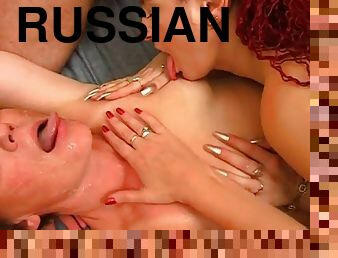 rusia, diikatkan-pada-tubuh, gambarvideo-porno-secara-eksplisit-dan-intens, bertiga