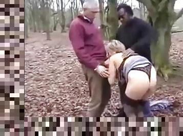 levrette, vieux, en-plein-air, amateur, fellation, ejaculation-sur-le-corps, ébène, granny, interracial, black