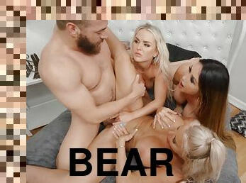 Kianna Dior, Slimthick Vic and Robbin Banx getting fucked by bearded stallion