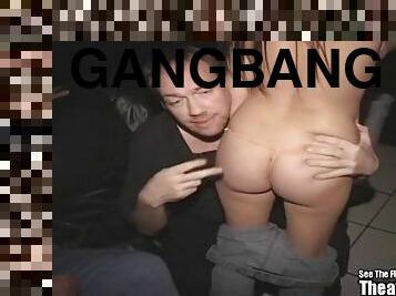 publiczne, nastolatki, hardcore, gwiazda-porno, gangbang, seks-grupowy, sperma, bukkake, ładniutka