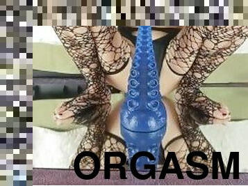 extrem, gigantisk, orgasm, fitta-pussy, kvinnligt-sprut, amatör, fötter, nätstrumpor, dildo, petit