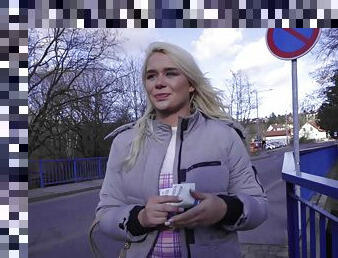 Brit tourist Gina Varney does dirty things for filthy cash