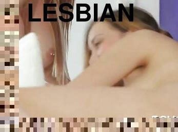 Teen gals worship pussy licking