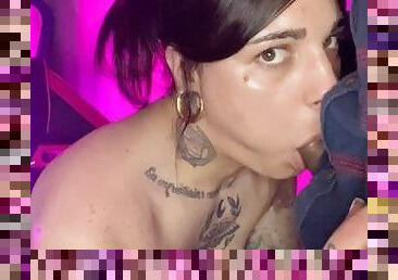 transsexuelle, amateur, fellation, ejaculation-interne, mignonne, tatouage