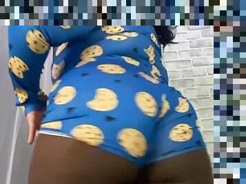 Ebony plays you either her phat ass FEMDOM FINDOM