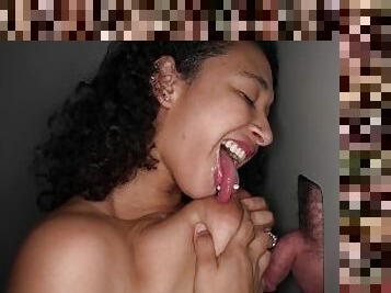 tetas-grandes, pezones, babes, mamada, chorro-de-corrida, negra-ebony, garganta-profunda, negra, tragar, gloryhole