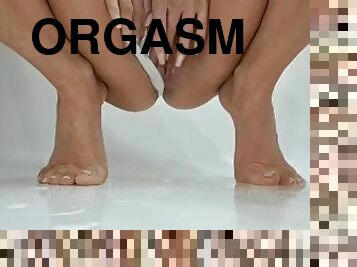 orgasmi, pissaaminen, ruikkiminen, amatööri, milf, pikkuhousut, soolo