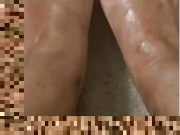 Oily feet white toes