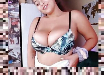 Cute bbw dancing with her big wobbly boobs