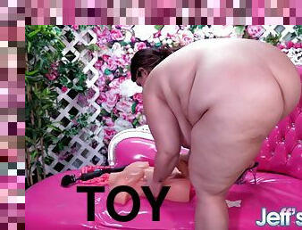 Young Fatty Rose D Kush Tests Some Toys