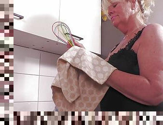 Real mature mom fucks her ass and pussy in the kitchen