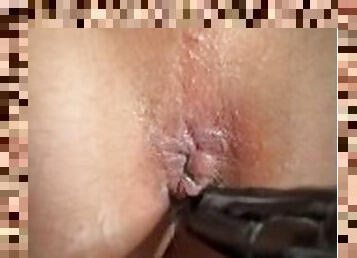 extremo, con-el-puño, orgasmo, squirting, esposa, anal, masaje, sadomasoquismo, marido, prieto