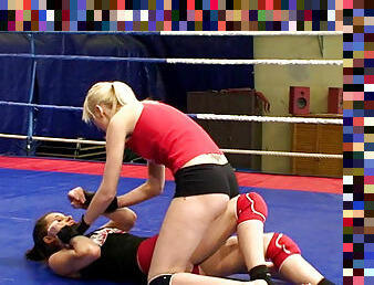 Wrestling chicks Alexa Wild and Ashley going crazy!