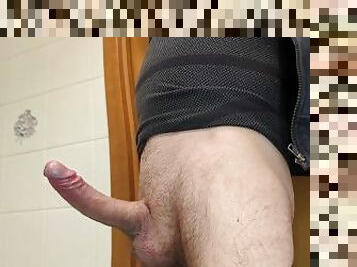 Watch me play and cum a lot with my big cock!
