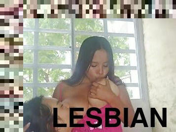 tetas-grandes, pezones, lesbiana, leche, bebiendo, lactando, chupando