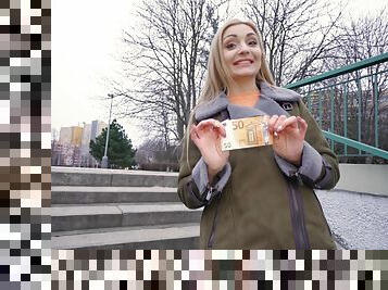 Czech teen likes cash for her pussy to be torn apart