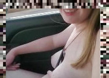 gros-nichons, clito, masturbation, public, femme, amateur, milf, maman, voiture, seins