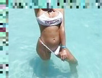 VivienneRuth teasing in the pool at XBIZ2023 @lourdesmodels