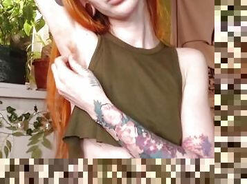 poilue, mamelons, maigre, babes, rousse, naturel, petite, fétiche, goth, tatouage