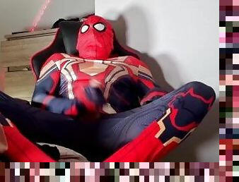 SOLO - SPIDERMAN handjob - MIKA AYDEN