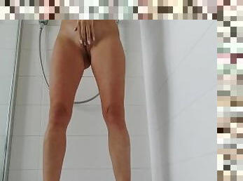 bagno, urina, fichette, amatoriali, ragazze-giovani, stravaganti, strette, perfette, feticci, doccia