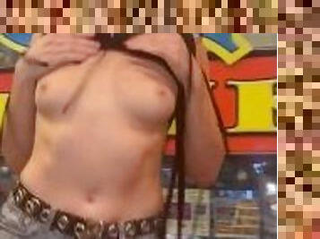 tetas-grandes, público, amateur, desnudándose, universidad, tetas, pillada, exhibicionismo, calientapollas