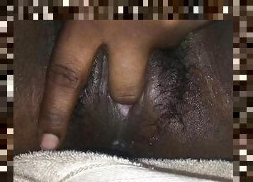 masturbation, orgasm, kvinnligt-sprut, amatör, cumshot, mörkhyad, bbw, ensam