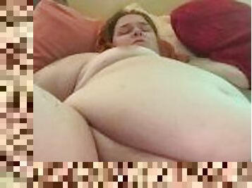 Ssbbw uses 2 wands to fuck herself until she’s cums!