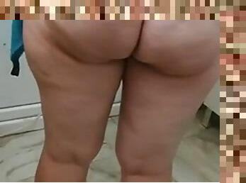 Stepmom filmed naked after taking a hot shower