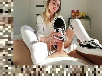 amateur, ados, couple, pieds, fétiche, branlette-avec-les-pieds, réalité