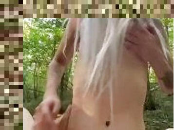 orgasme, public, russe, amateur, babes, blonde, forêt, réalité, tatouage, petits-seins