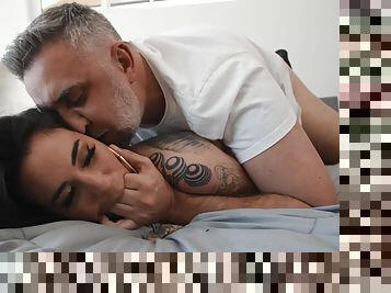 Inked slut Arabelle Raphael gets anally fucked in bed