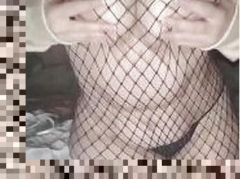 Fishnet tiddy